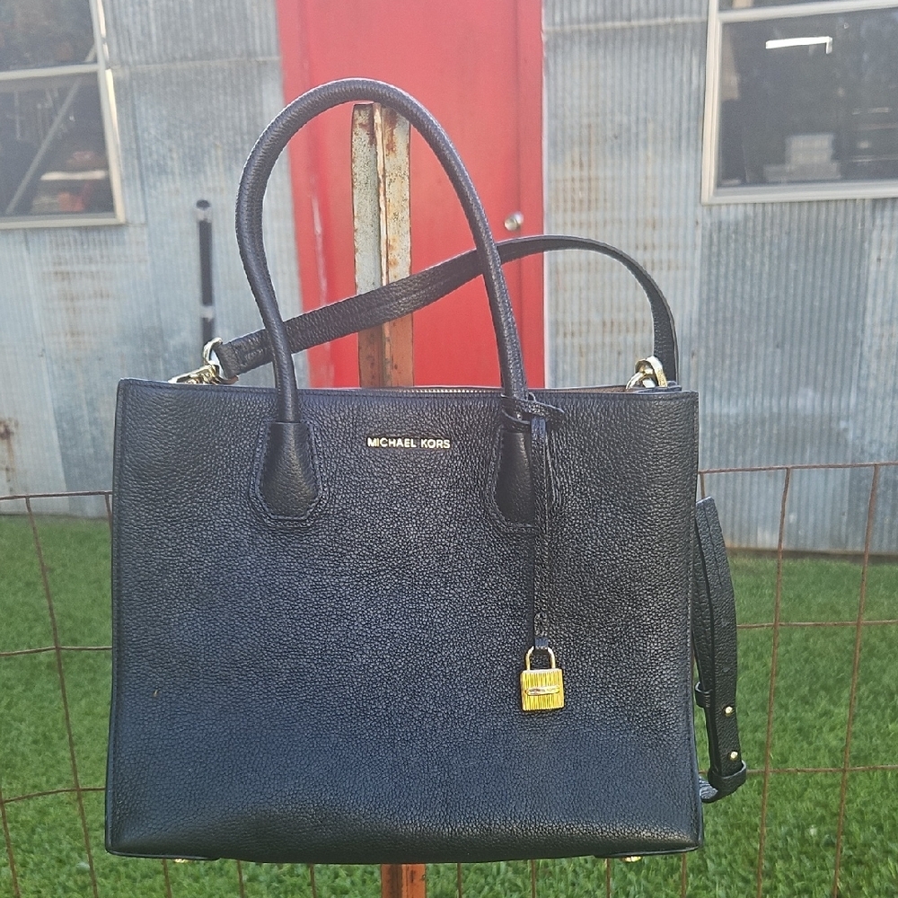 Michael Kors Black Structured Tote with Gold Hardware NWT $298